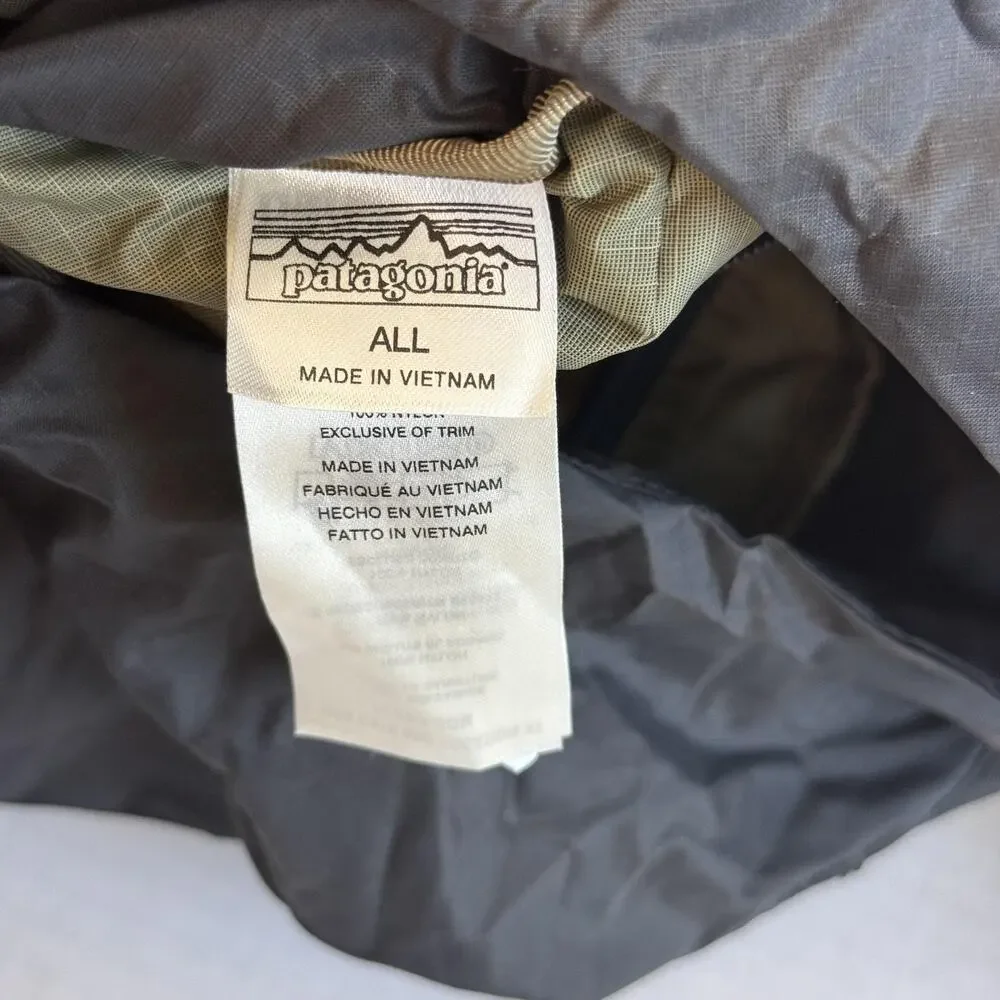 Patagonia Ultralight Black Hole Pack 20L Backpack Hiking Black Herbalife Logo